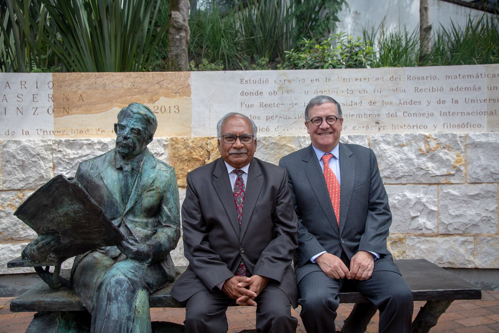 Visita del embajador de la India en Colombia a la Universidad de los Andes